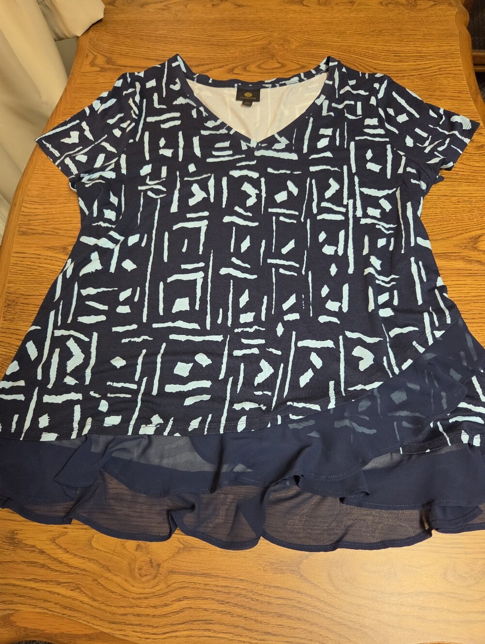 JM Collection Navy and Light Blue Geometric V-Neck Ruffle-Hem Top Size XXL